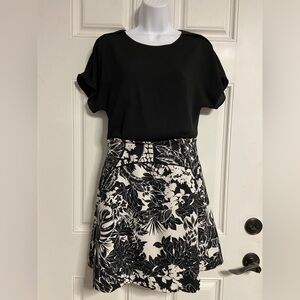 T24a- JJ JIGOTT Black-White Floral Tiered Shift Dress